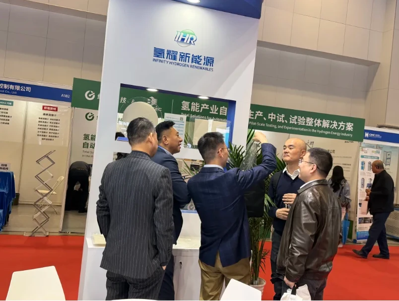 Enèji idwojèn Jiangsu klere nan CHFE2025 ak materyèl PPS pèfòmans-wo pou pwod...